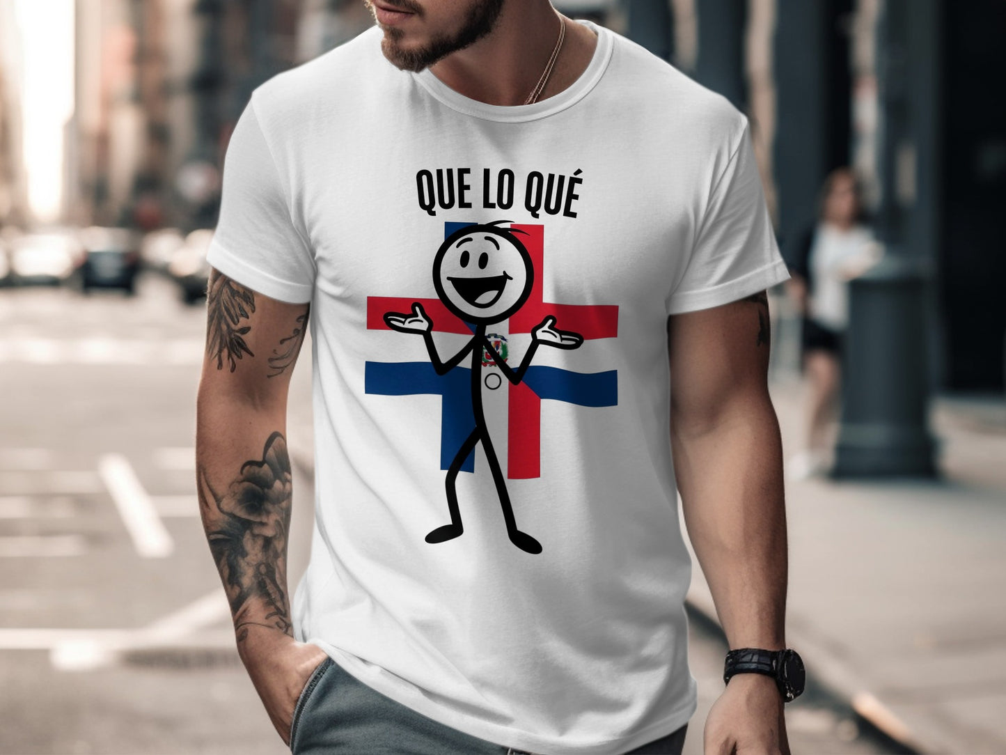White t-shirt with stick figure and Dominican flag saying "Que Lo Que".